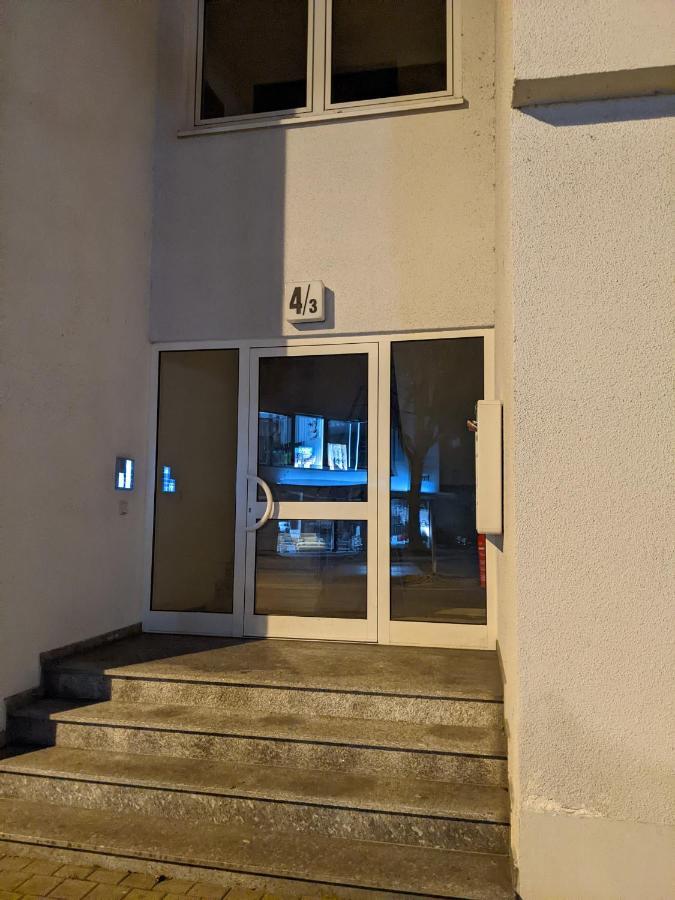 מצינגן Cozy Apartment With Parking Garage Near Outlet מראה חיצוני תמונה